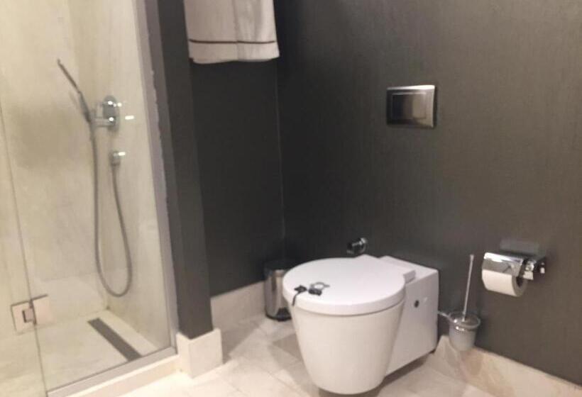 سوییت, Taksim Gonen