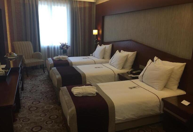 اتاق لوکس سه تخته, Taksim Gonen