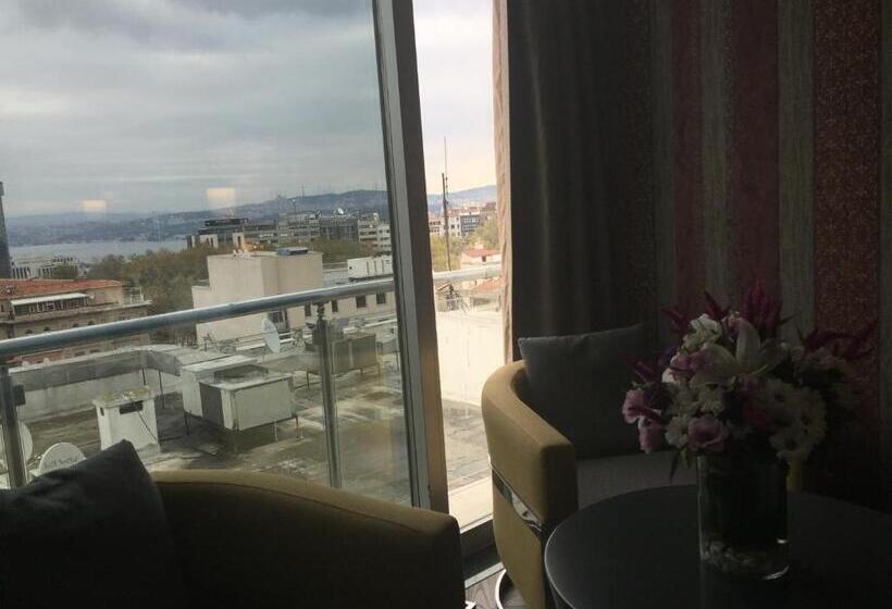 سوییت خانوادگی, Taksim Gonen