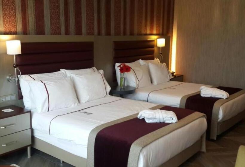 سوییت خانوادگی, Taksim Gonen