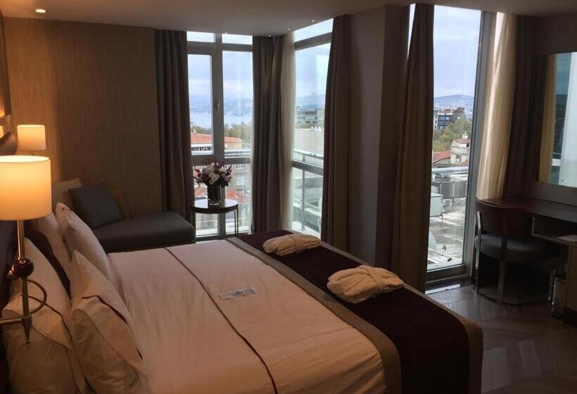 Deluxe Room with Views