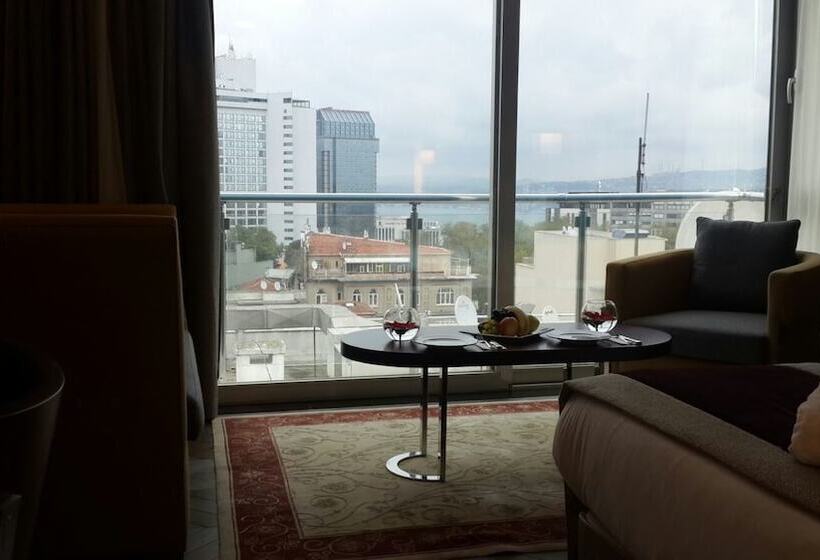 سوییت, Taksim Gonen