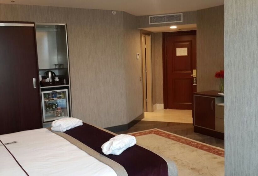 سوییت, Taksim Gonen