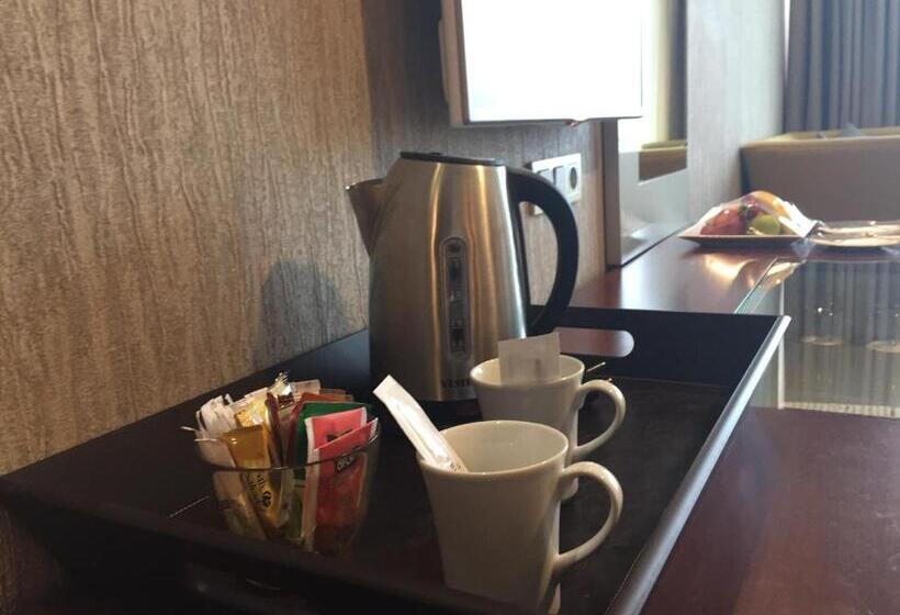 سوییت, Taksim Gonen