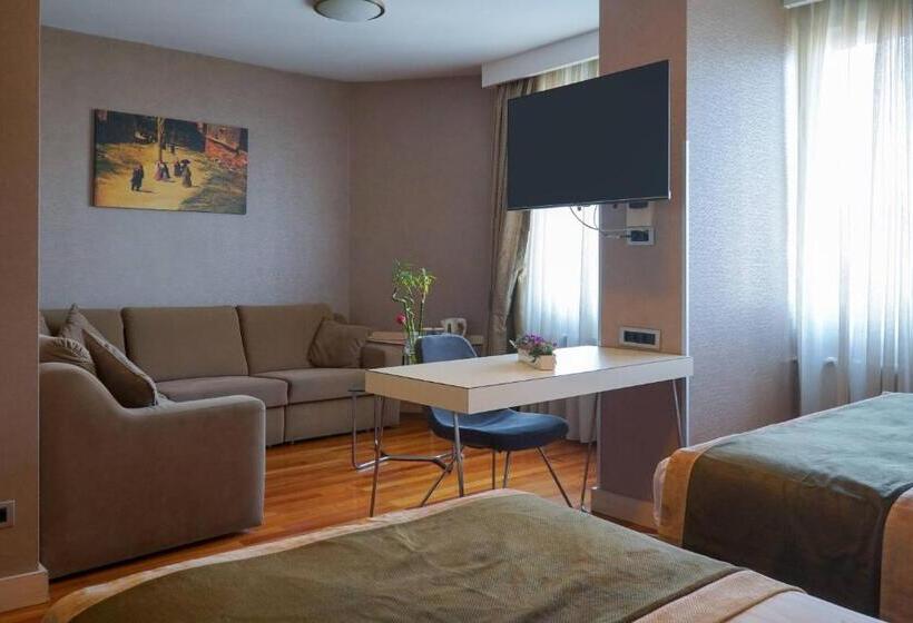 Superior Family Room