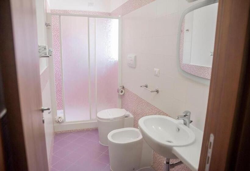 オーシャンビュースタンダードルームバルコニー付き, Belvedere B&b