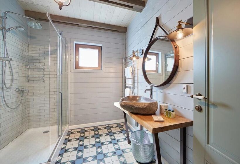 کلبه ییلاقی, Hills Polyana Hotel & Spa