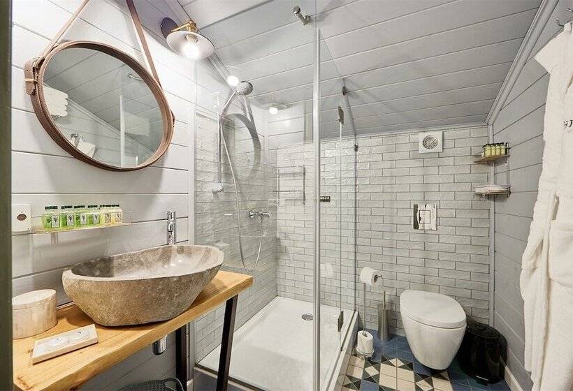 کلبه ییلاقی, Hills Polyana Hotel & Spa