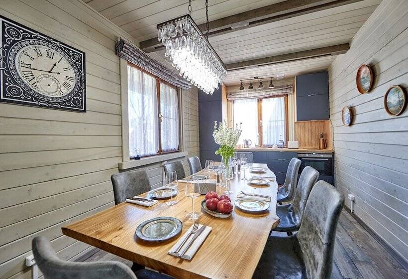 کلبه ییلاقی, Hills Polyana Hotel & Spa