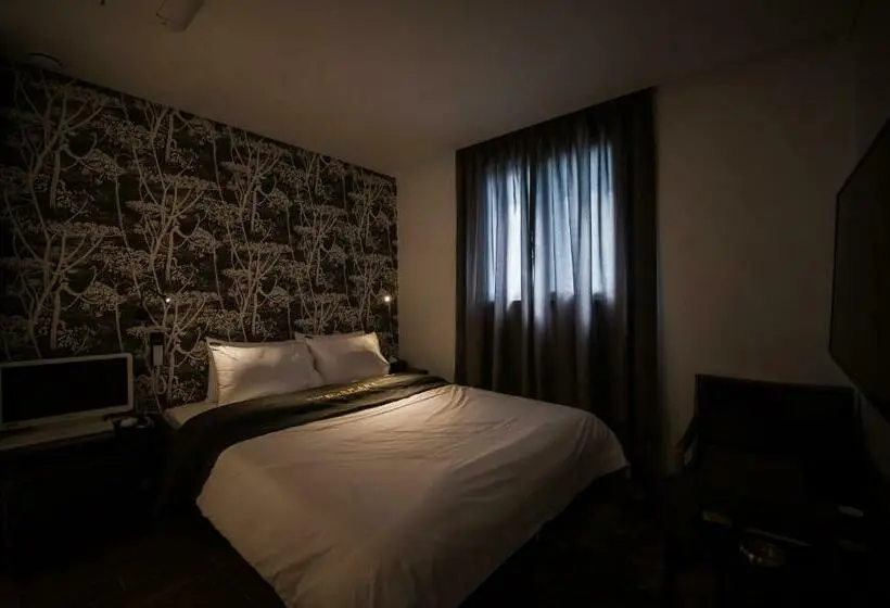 Standard-huone, Amare