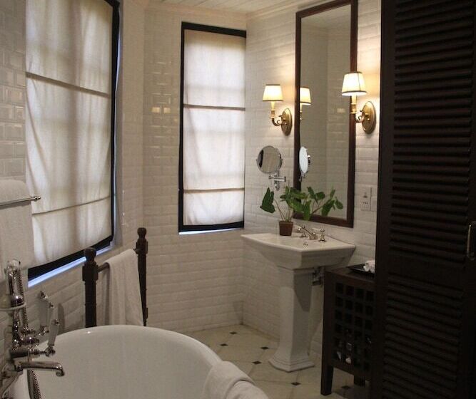 Deluxe Suite, Coffee Bungalow Kandy