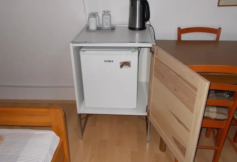 バスルーム共有のトリプルスタンダード, Guest House Accommodation Rupine