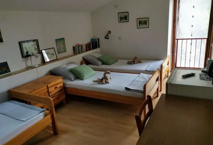 バスルーム共有のトリプルスタンダード, Guest House Accommodation Rupine