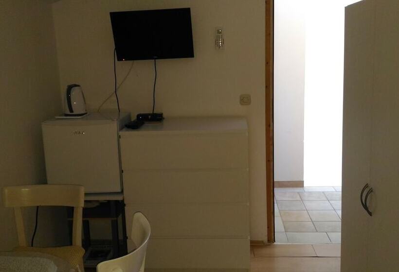 غرفة قياسية حمام مشترك, Guest House Accommodation Rupine