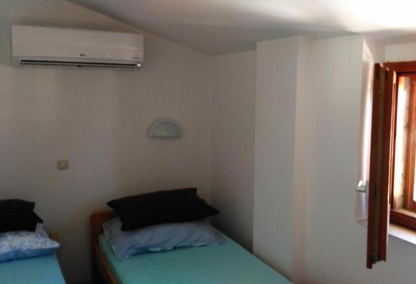 غرفة قياسية حمام مشترك, Guest House Accommodation Rupine