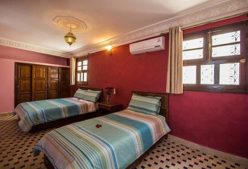 标准三人间, Dar El Mathaf