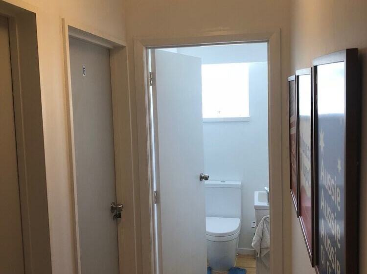 스탠다드 룸 공동 욕실, Almond House Hostel