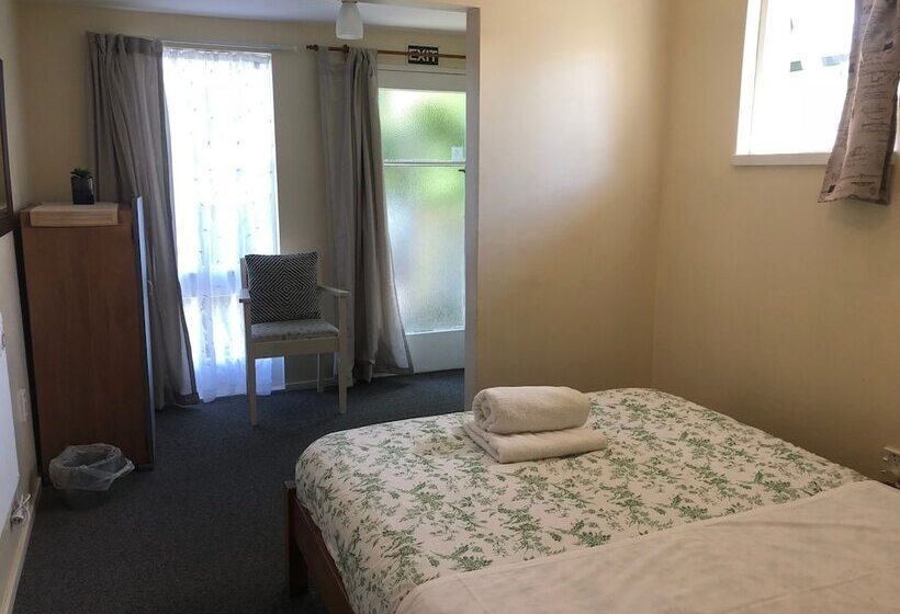 Номер Стандарт Совместная Ванная, Almond House Hostel