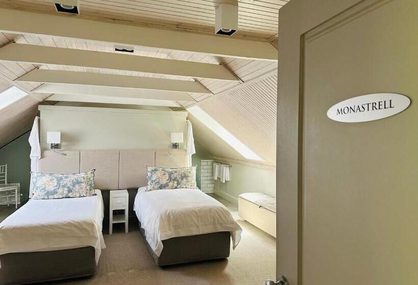 컴포트 룸, Andreas Country House