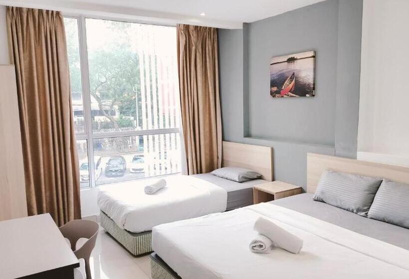 Deluxe-perhehuone, Damansara Inn