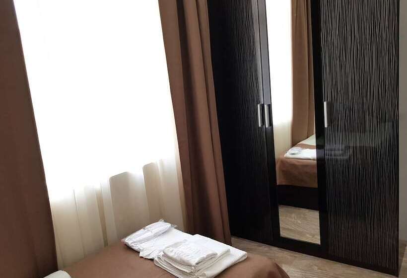 اتاق استاندارد, Plutus