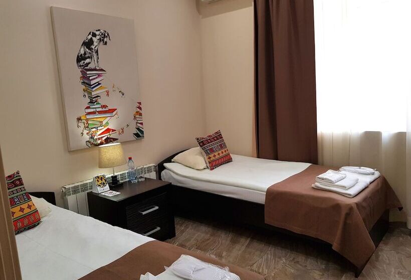 اتاق استاندارد, Plutus