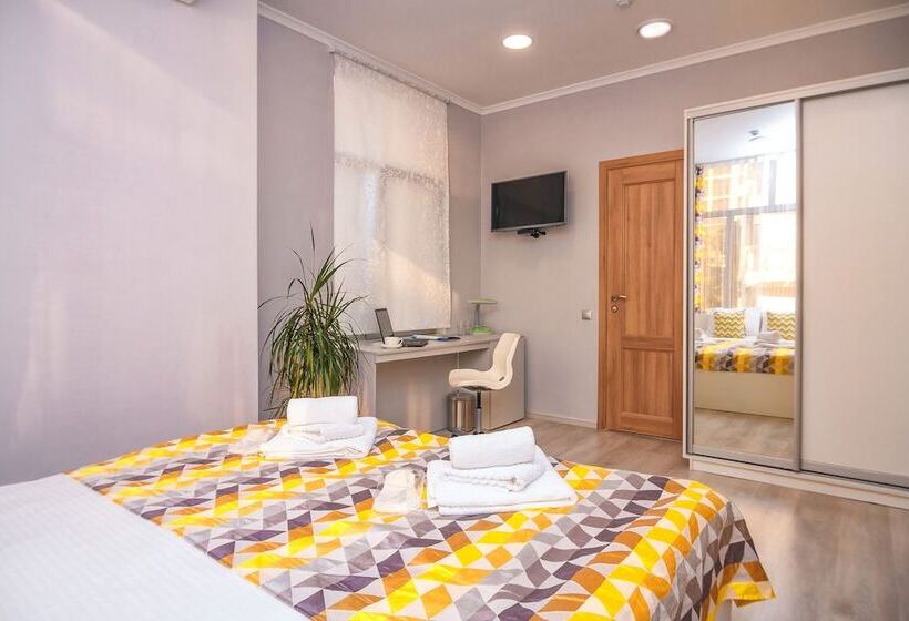 اتاق استاندارد, Plutus