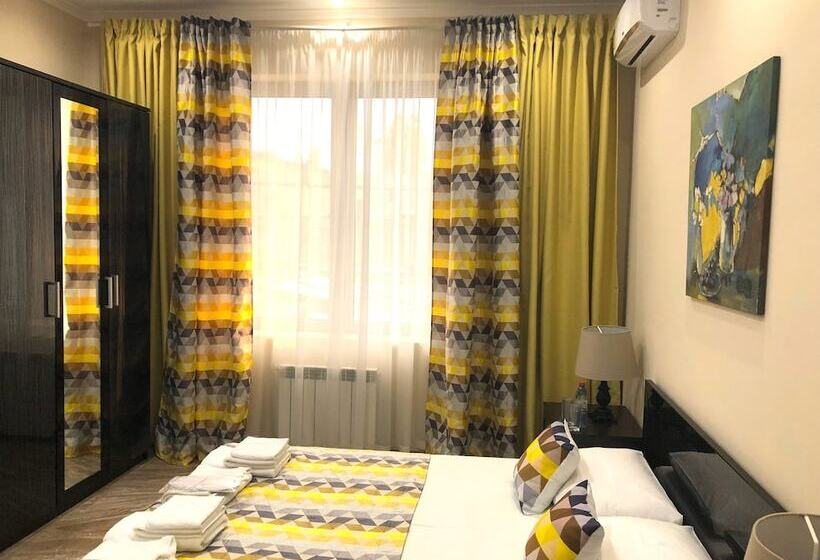 اتاق استاندارد, Plutus