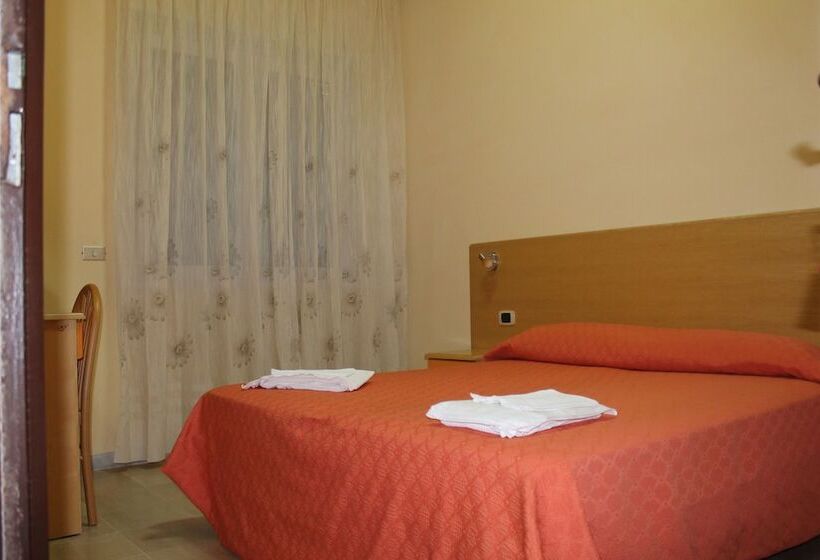 غرفة إقتصادية, South Paradise