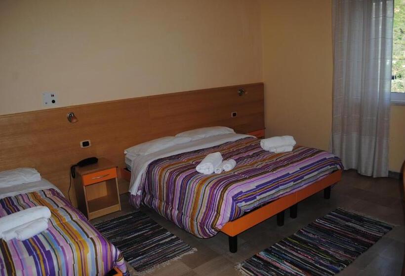 اتاق استاندارد سه نفره, South Paradise