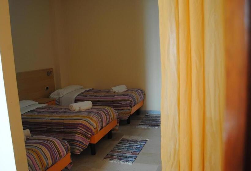 غرفة قياسية رباعية مطلة على البحر, South Paradise