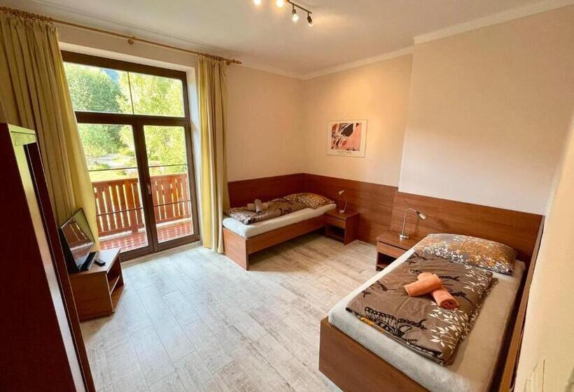 غرفة عائلية, Reitmayer