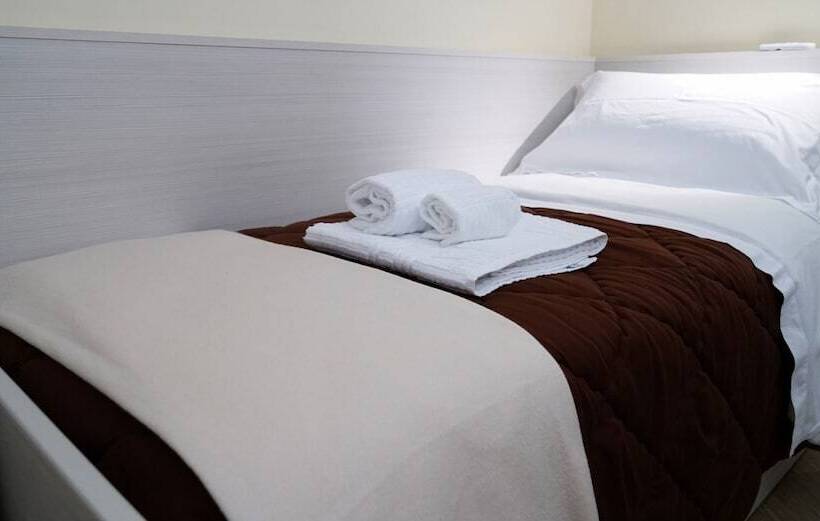 标准单人间, B&b President's Home