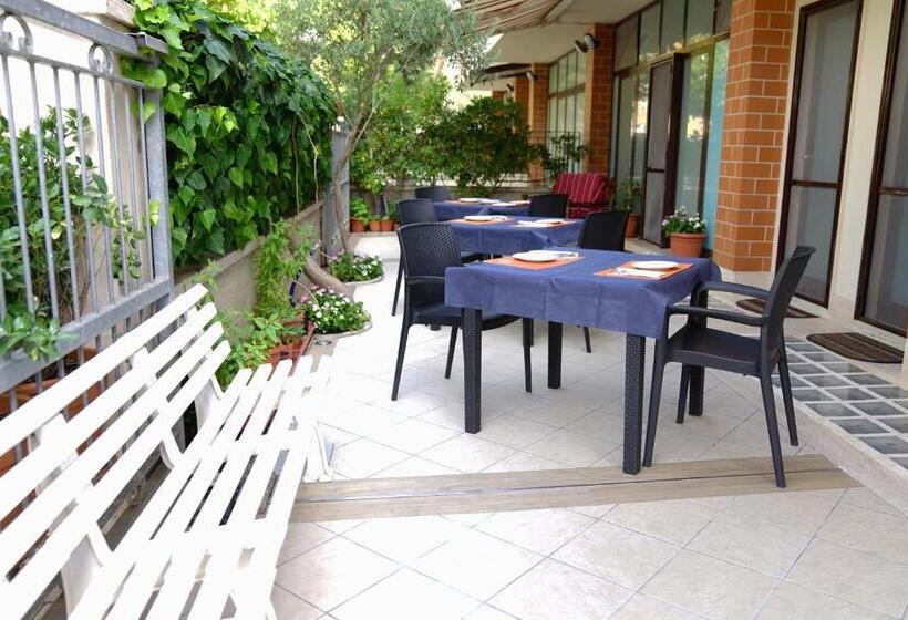 标准单人间, B&b President's Home