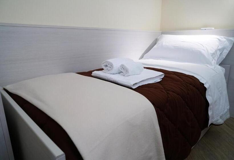 标准单人间, B&b President's Home