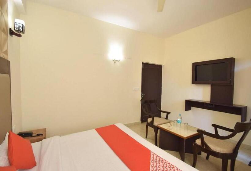 اتاق استاندارد, Capital O 11567 Hotel Shivalik Hills