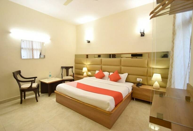 اتاق استاندارد, Capital O 11567 Hotel Shivalik Hills