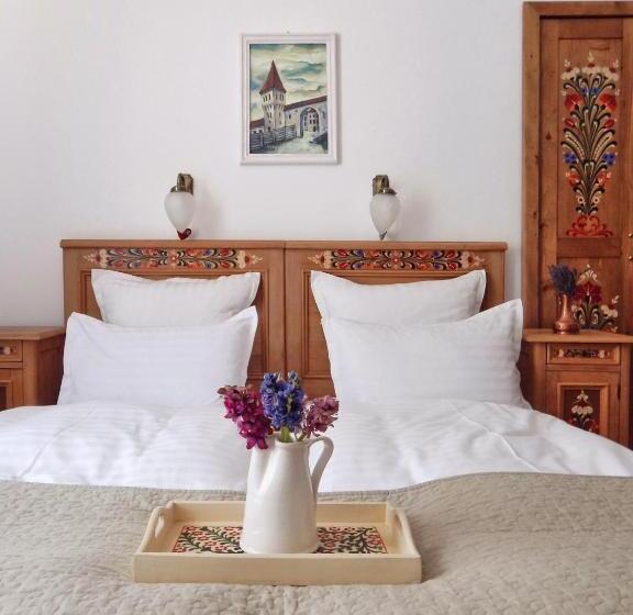 غرفة قياسية, La Teo Pensiune Si Pivnita