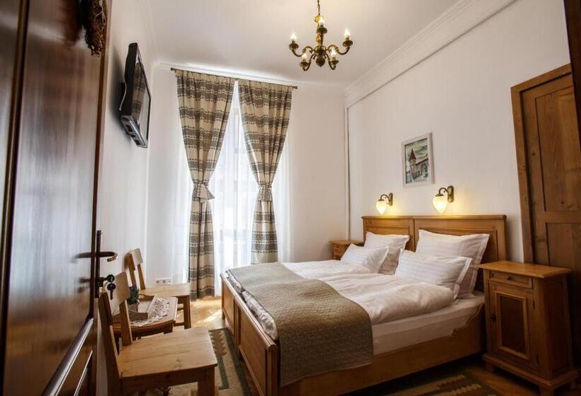 غرفة قياسية, La Teo Pensiune Si Pivnita