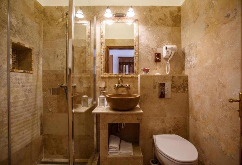 غرفة ديلوكس سرير كينج, La Teo Pensiune Si Pivnita