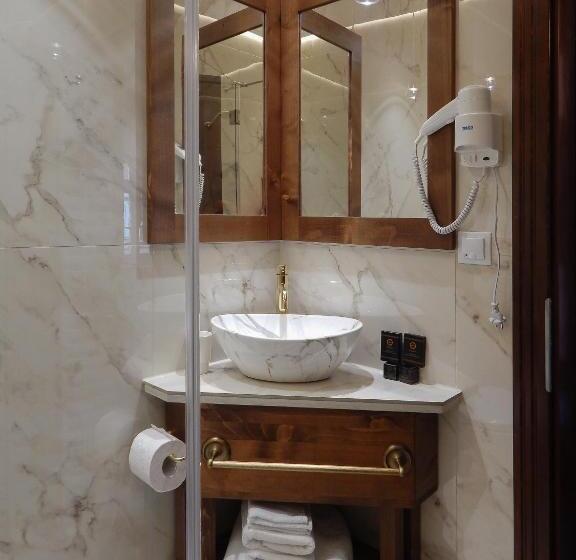 غرفة سوبيريور سرير كينج, La Teo Pensiune Si Pivnita