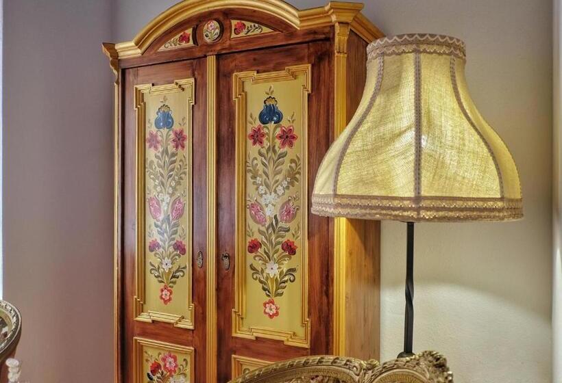 غرفة سوبيريور سرير كينج, La Teo Pensiune Si Pivnita