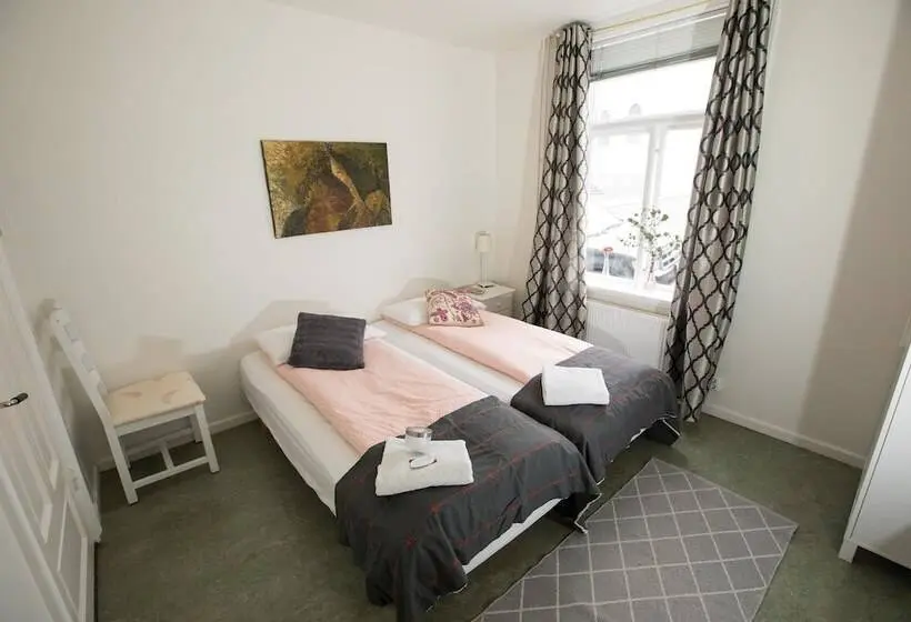 اتاق استاندارد با سرویس بهداشتی مشترک, Central Guesthouse Reykjavik
