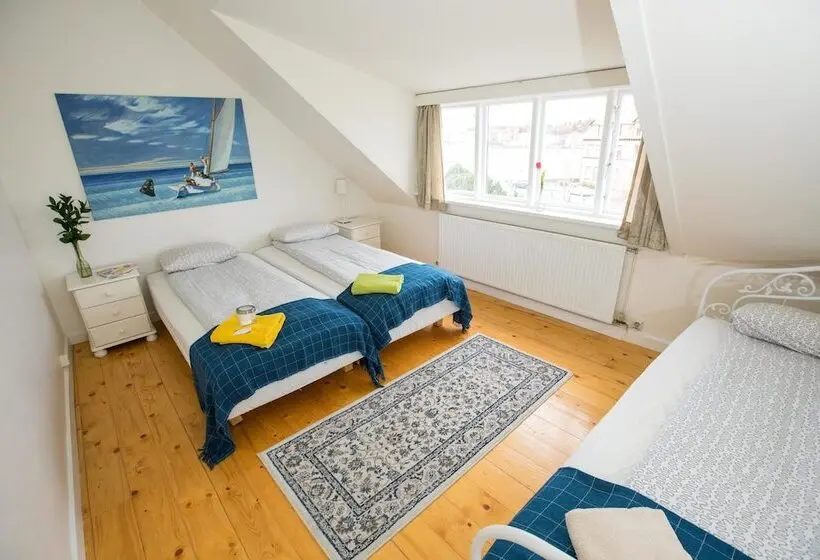 اتاق استاندارد سه تخته با سرویس بهداشتی مشترک, Central Guesthouse Reykjavik
