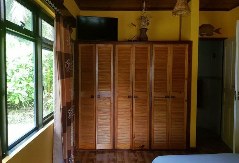 اتاق استاندارد, Anse Kerlan Beach Chalets