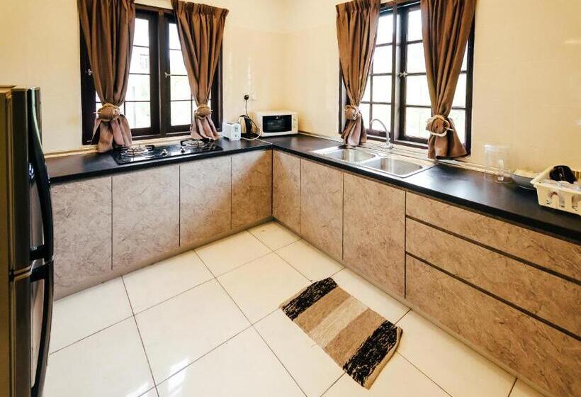 ویلای 4 خوابه, Kertih Damansara Inn