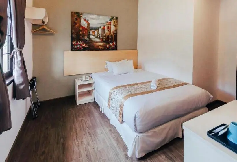 اتاق لوکس با تخت دو نفره بزرگ, Kertih Damansara Inn