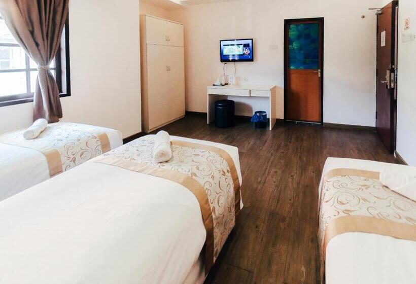 غرفة ديلوكس ثلاثية, Kertih Damansara Inn