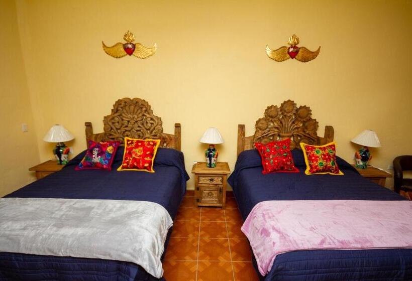 اتاق استاندارد چهارنفره با بالکن, Posada Maria Luisa