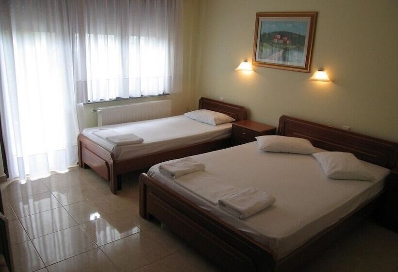 スタンダードトリプルルーム, Tropicana